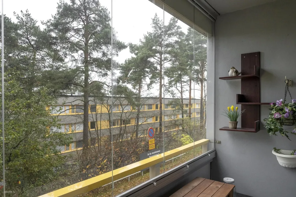 Balcon - Apartment with Glazed Balconies in Suikkila