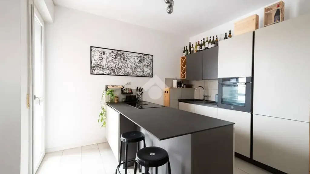 Apartment with Triple Exposure in Carpi