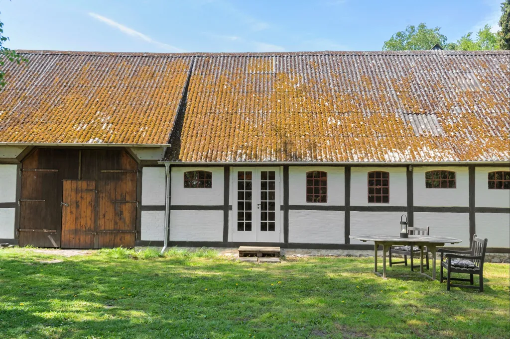 Exterior - Villa with Extensive Grounds in Tessebølle