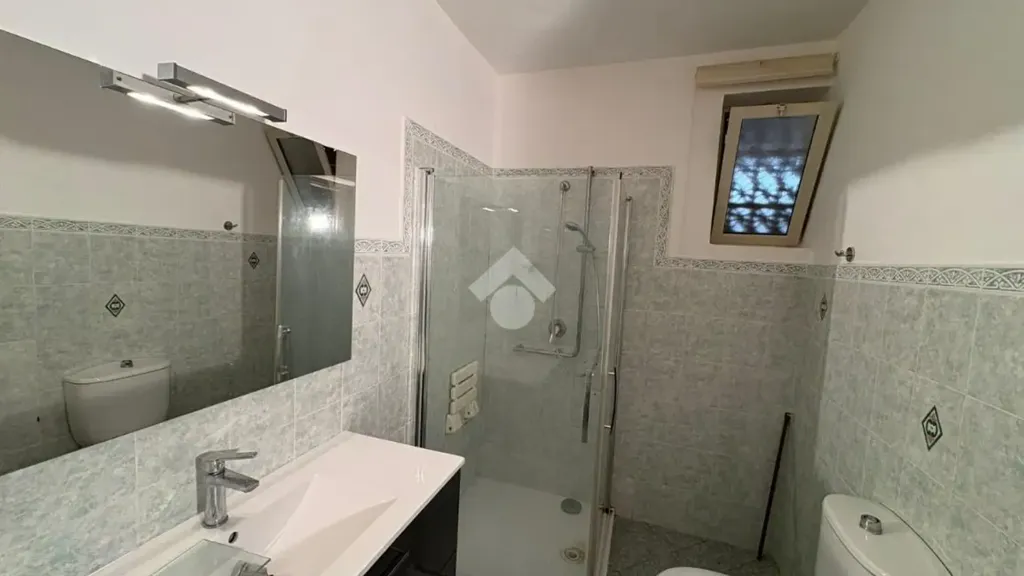 Bathrooms - Rustic 2-Bedroom Flat in Palermo