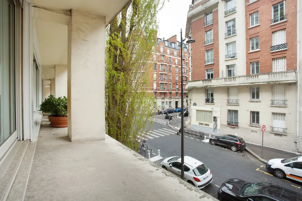 Balcon - Appartement avec Vue Sud-Est au 16e Arrondissement