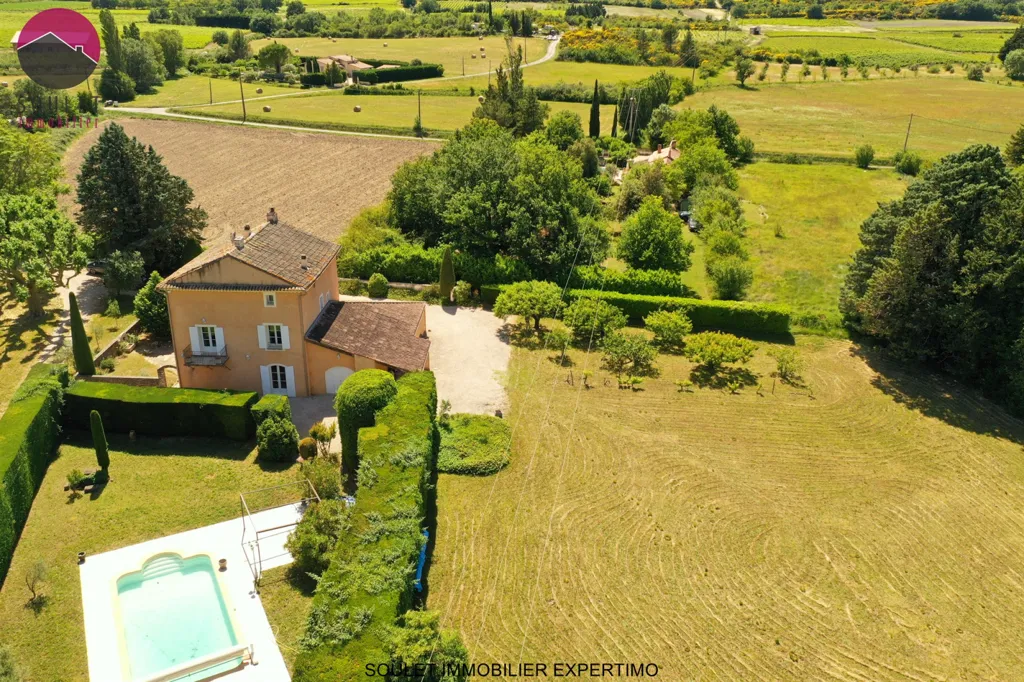 Õhuvaade - Villa with Pool and Garden near Malaucène