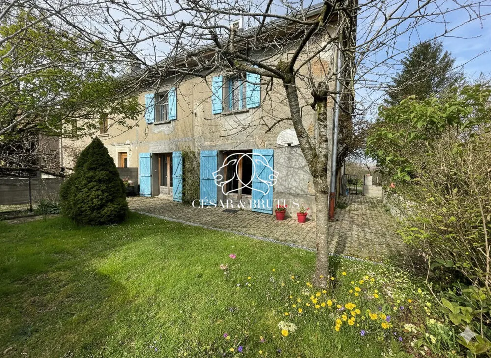 Välivaade - Spacious House with Garden in Doissin