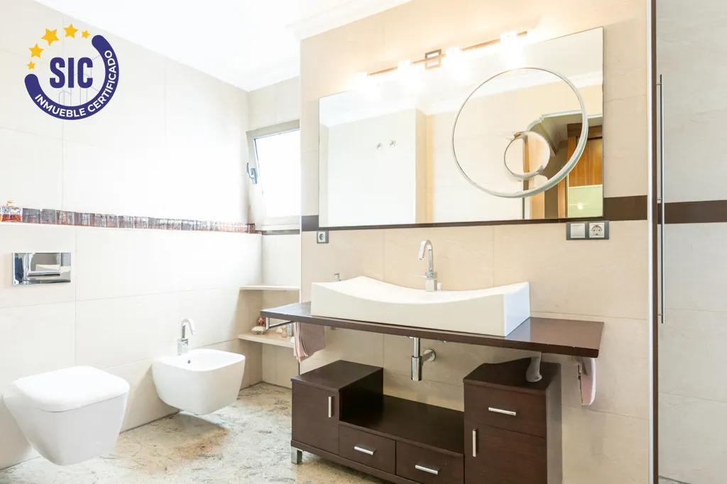 Salles de bain - Independent House with Pool in Gandia