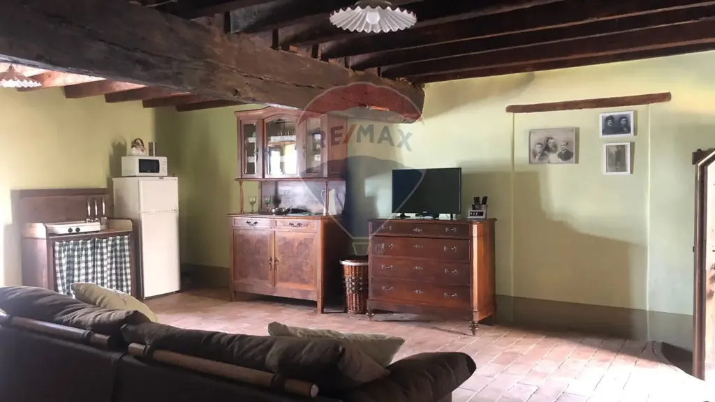 Séjour - Medieval Rustico with Income Potential in Monzambano