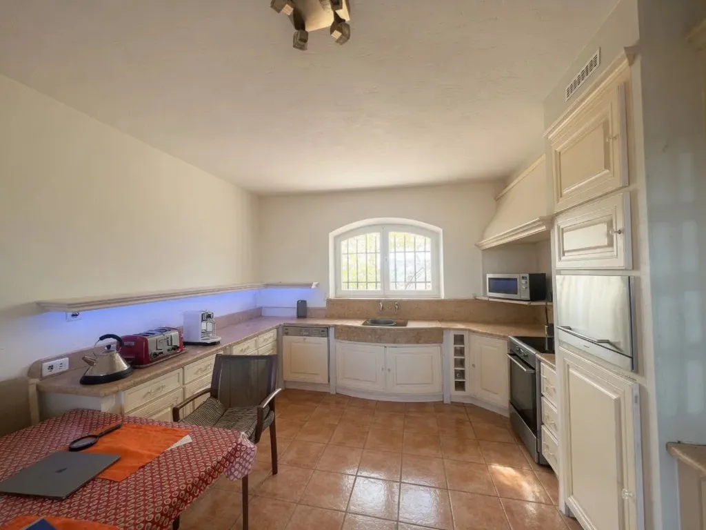 Kitchen - Luxury Villa with Sea View in Cabris