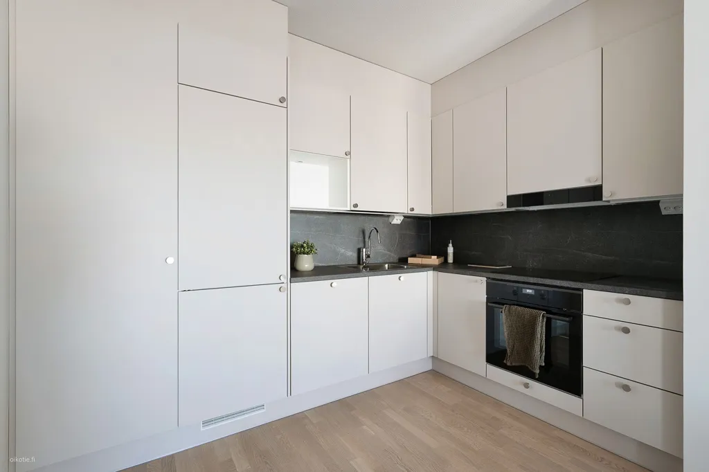 Köök - Modern Apartment with Balcony in Turku Station North