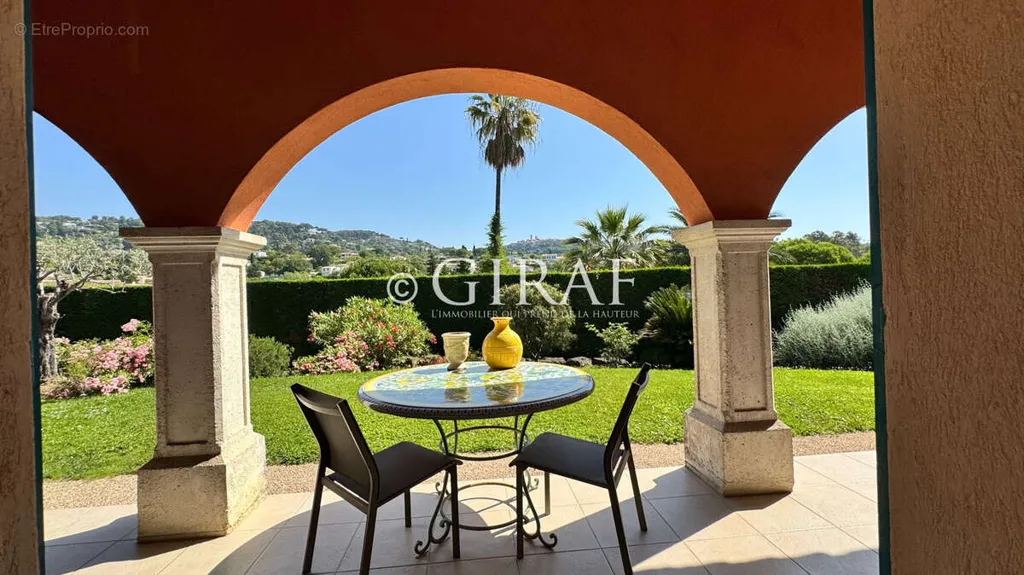 Terrass - Mediterranean Villa with Pool in Residenial Area