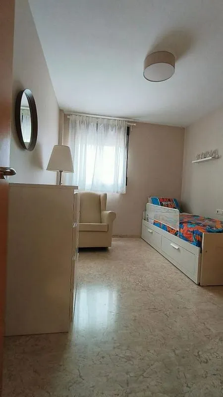 Chambres - Apartment with Balcony and Garage in Carcaixent