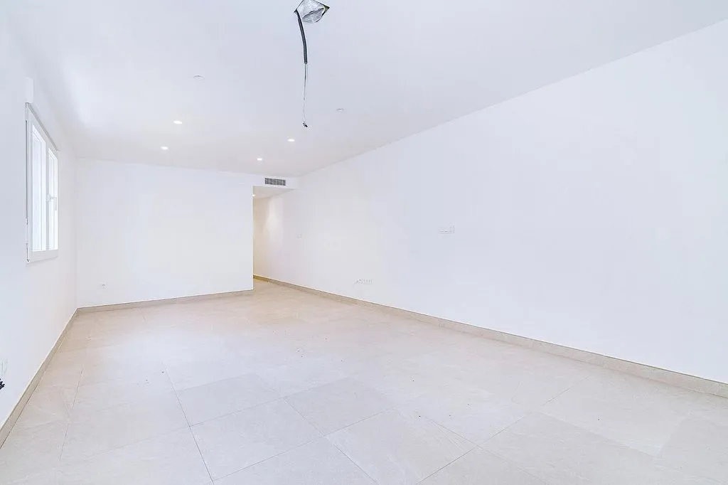 Pièces - Modern Flat with South-Facing Views in Atarfe Centre