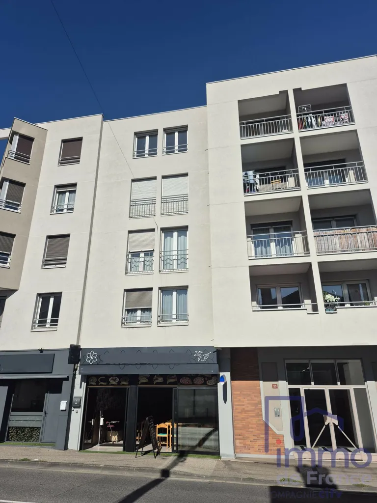 Välivaade - Bright Apartment with South Balcony in Saint-Chamond
