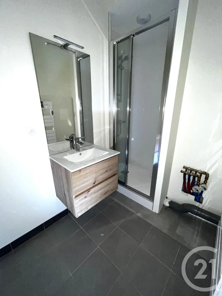 Vannitoad - 3-Bedroom Apartment with Open Kitchen in Argentan