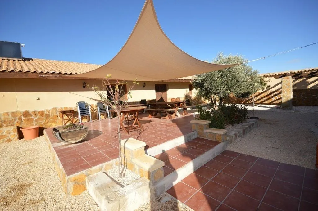 Terrass - Luxury Farmhouse with Pool in Monóvar