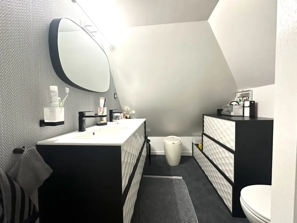Salles de bain - Propriété avec Spa de Nage et Parc à l'Ouest de Tours
