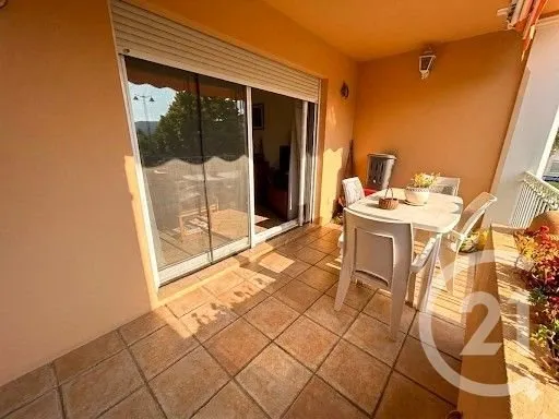 Terrasse - Appartement T2 en Centre-Ville à Cogolin
