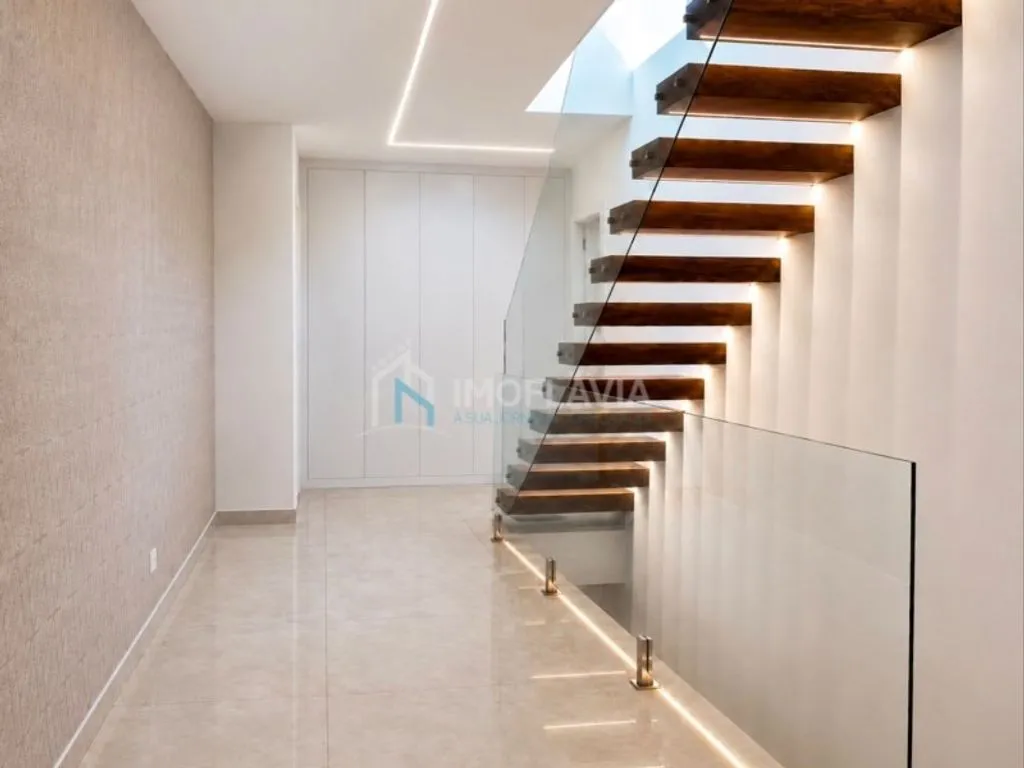 Toad - Luxury Detached House with Garage in Chaves