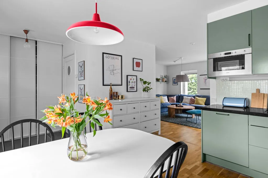 Köök - Modern Flat with House-Style Feel in Central Älta