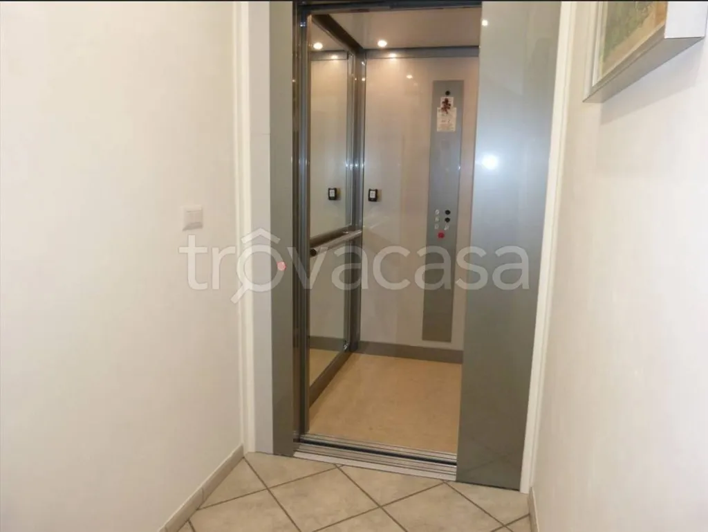 hallway_entrance