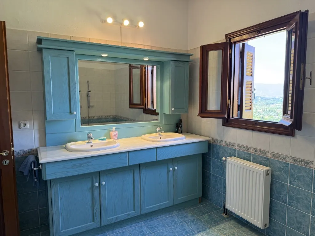 Bagni - 3-Storey Villa with Panoramic Views in Vasilika, Corfu