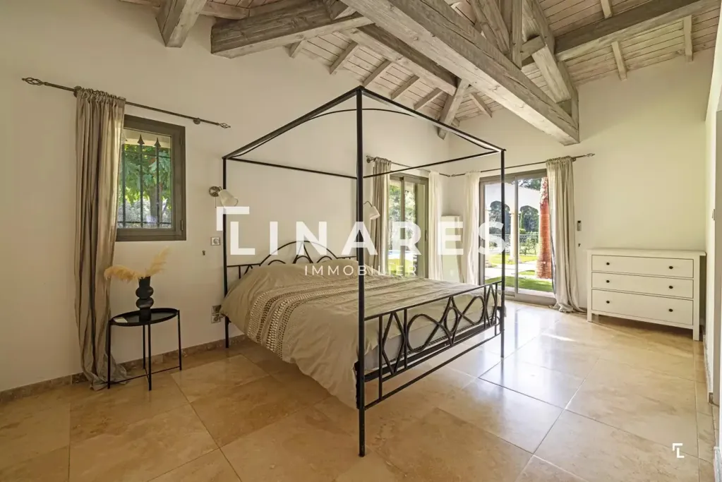 Magamistoad - Villa with Pool and 28,000 m² Park in Llinares