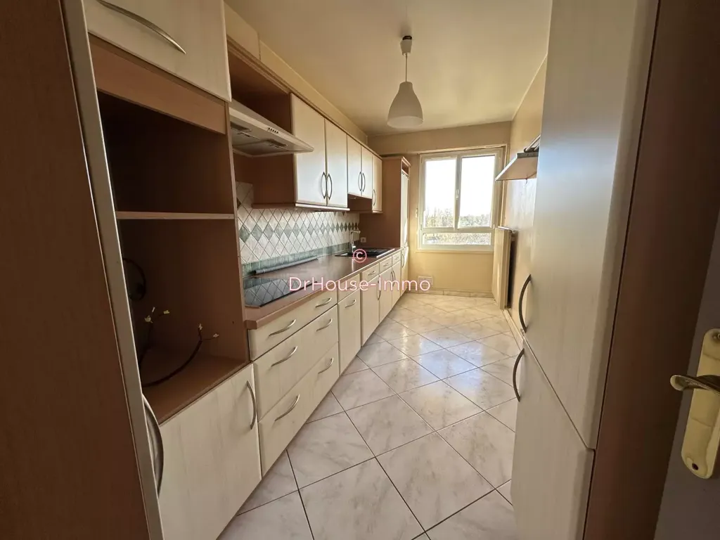 Cucina - Spacious Flat with Seine View in Mantes-La-Jolie