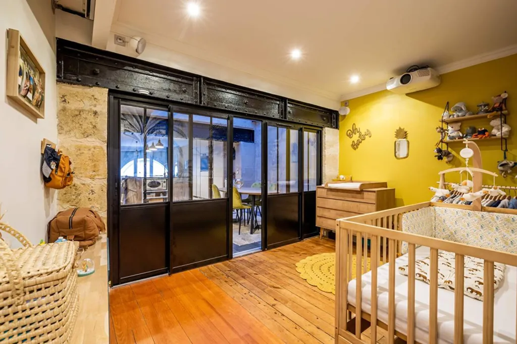 Chambres - Appartement Rénové avec Poutrelles Eiffel à Bordeaux