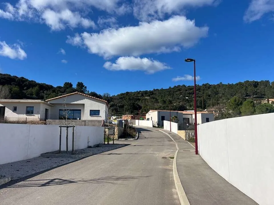 Välivaade - 790 m² Plot with South View in Clermont-l'Hérault