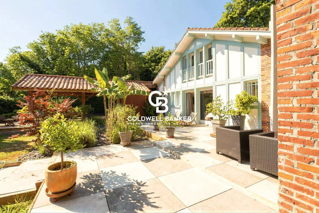 Terrasse - Propriété avec Piscine et Jardin à TOSSE