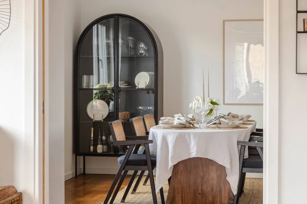 Dining Room - Gable Flat with South-Facing Balcony in Västerås