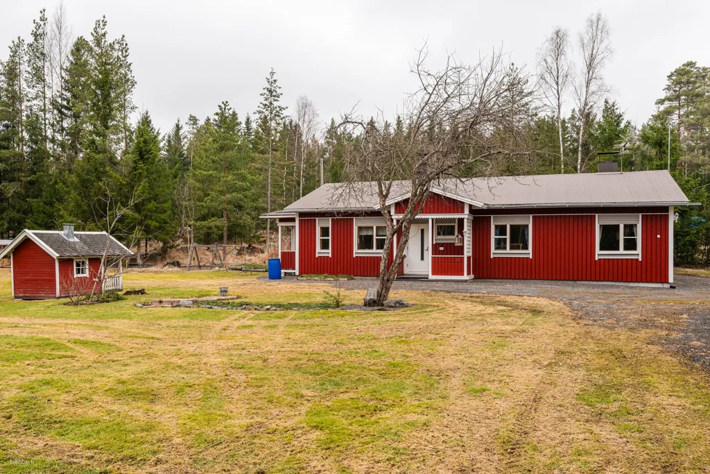 Extérieur - 1980s Cottage with River Access in Kellahti, Pori