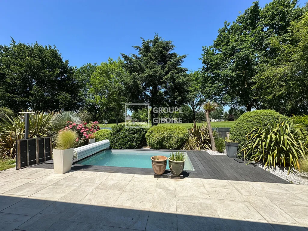 Bassein - Family House with Golf View in Bruz