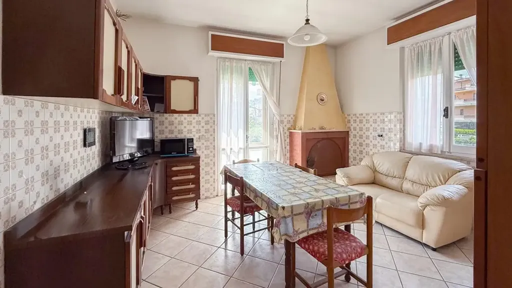 Sala da pranzo - Two-Level Villa with Garden in Sambuceto