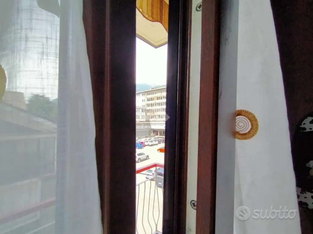 Pièces - Bright Apartment with Balcony in Aosta