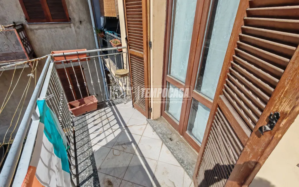 Balcony - Spacious Trilocale with Balcony in Rovellasca