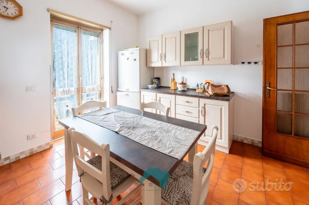 Dining Room - Villa Portion with Courtyard in Poli