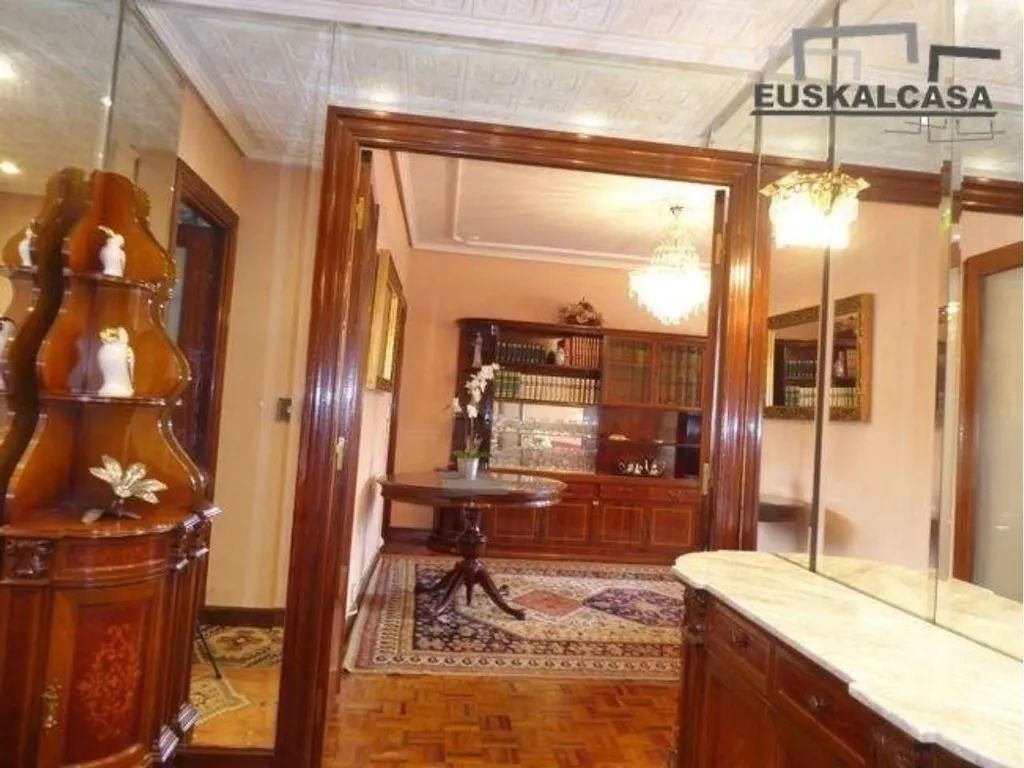 Entrée - Bright Apartment with Lift in Bilbao
