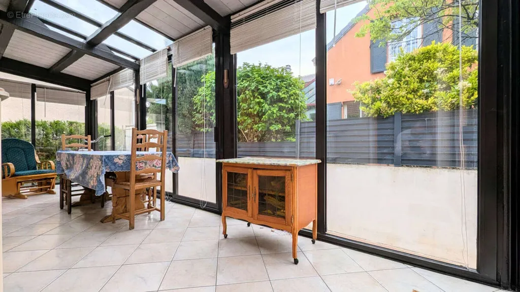 Terrasse - Maison Individuelle avec Terrasse à Saint-Denis