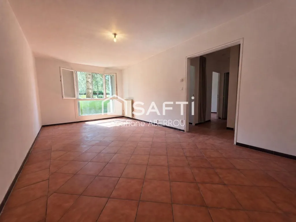Séjour - Appartement rez-de-chaussée avec parking à Aubagne
