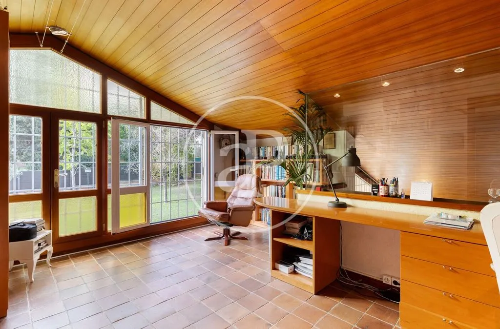 Studio - Luxury Villa with Pool in Bellaterra, Catalonia