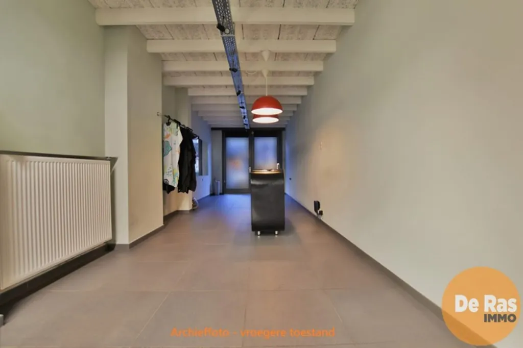 Entrée - Commerce avec Jardin et Appartement à Dendermonde