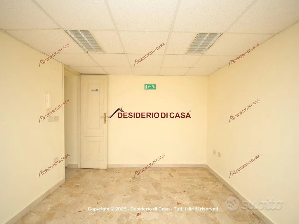 Pièces - Office with Balcony in Bagheria Centre