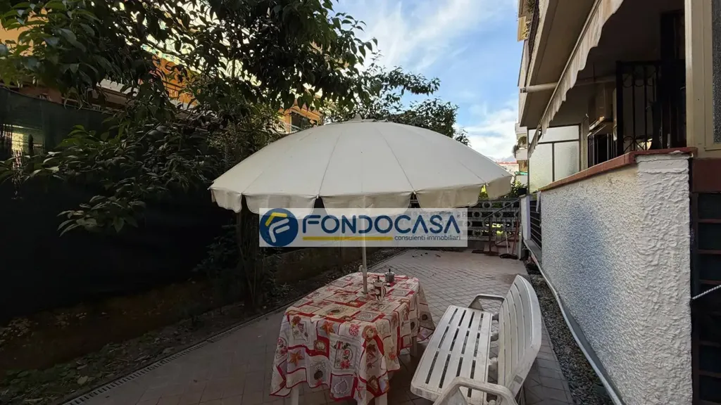 Terrace - Ground Floor Apartment with Private Courtyard in Massa