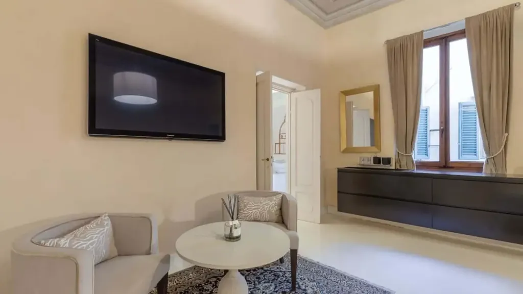 Living Room - Renaissance-Style Apartment with Terrace in Florence