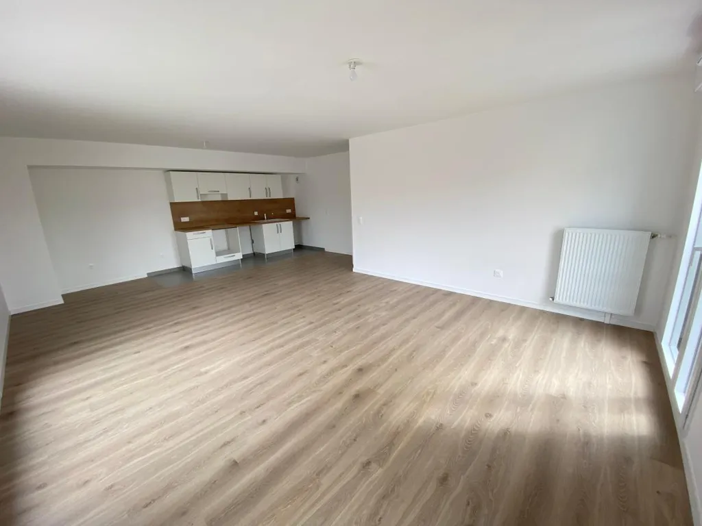 Séjour - Appartement T4 avec Parking à LAC