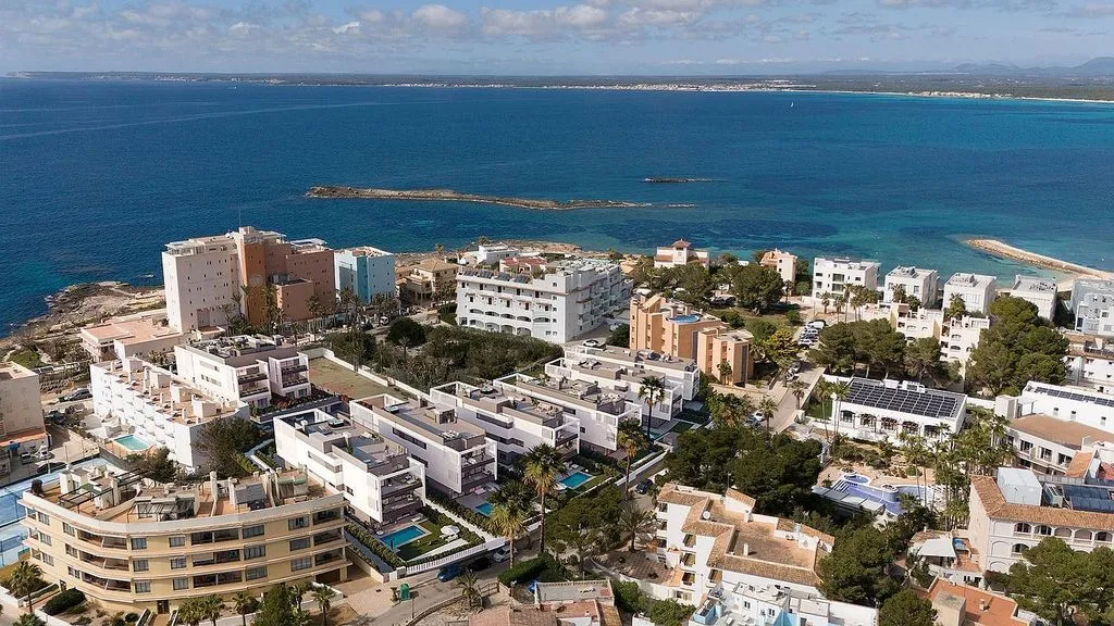 Õhuvaade - Apartment with Pool and Terrace in Salines