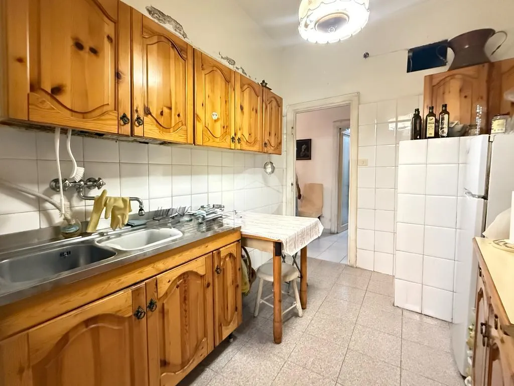 Cucina - Appartamento con doppia esposizione nel quartiere Prati–Mazzini a Roma