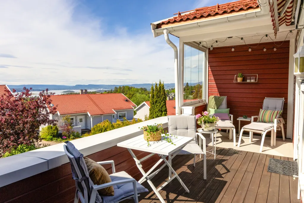 Balcony - Spacious Terraced House with Terrace in Quiet Area