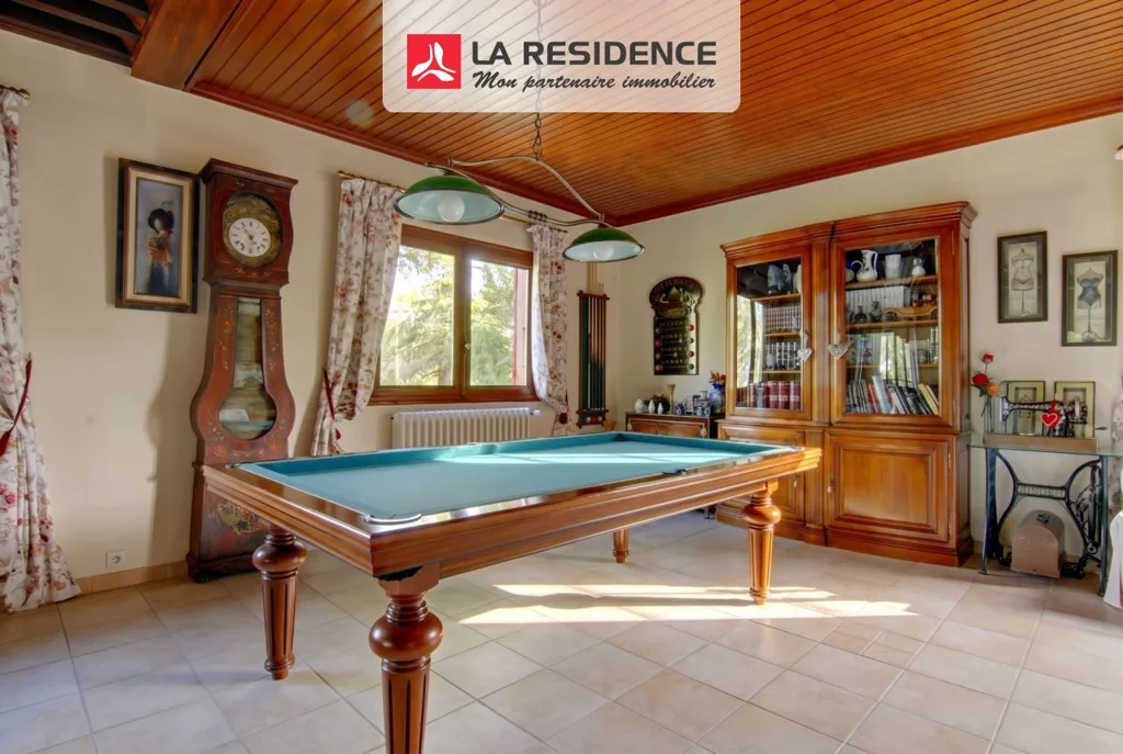 Pièces - Chalet au Calme avec Piscine à Beauchamp