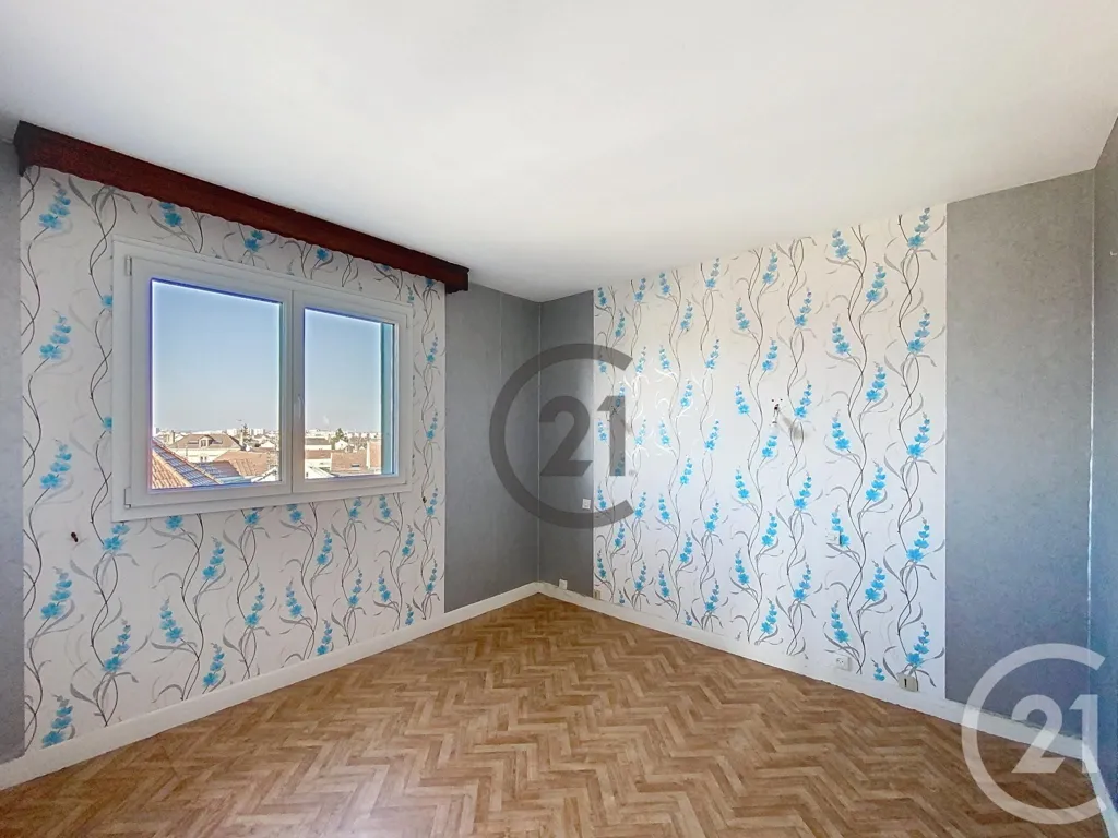 Pièces - Appartement avec balcon à Sainte Savine