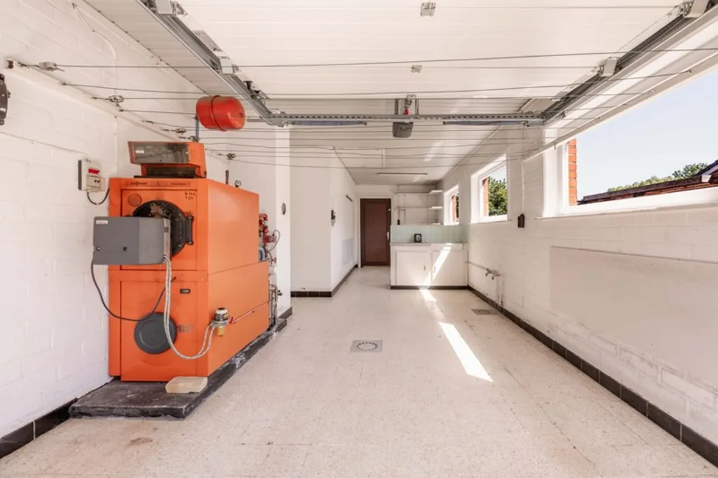 Garage - Bungalow à rénover avec jardin à Wakken